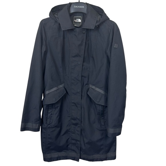 The North Face Jackets & Blazers - The North Face Women’s Jacket Size Medium Black Detachable Hood Embroidered